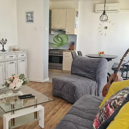 Stadium Apartment *